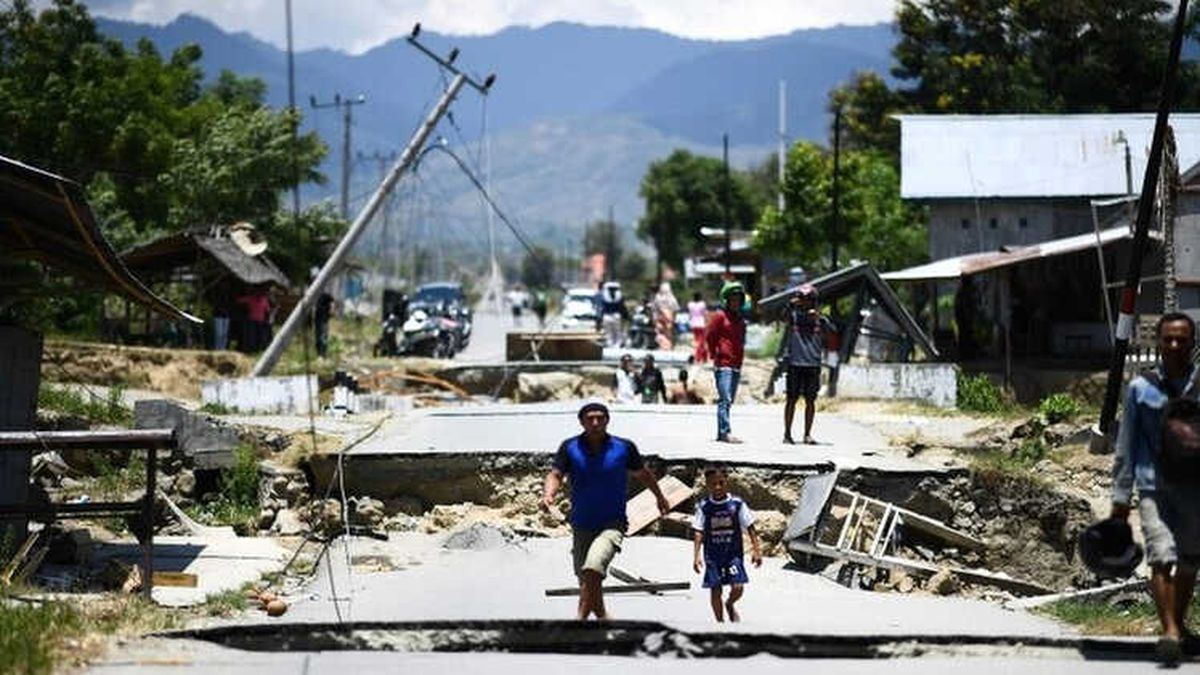 Endonezya\'da Deprem ve Tsunami: Hayatını Kaybedenlerin Sayısı 1400\'ü Aştı