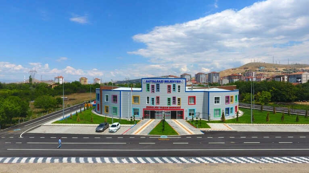 Engelsiz Yaşam Merkezi\'nde Eğitim Çalışmaları Devam Ediyor