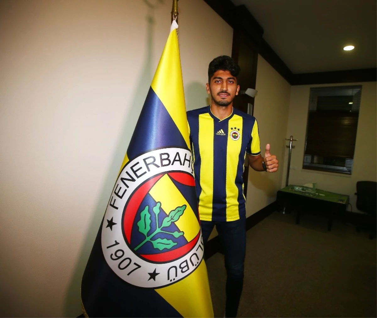 Fenerbahçe Deniz Yılmaz ile Sözleşme İmzaladı