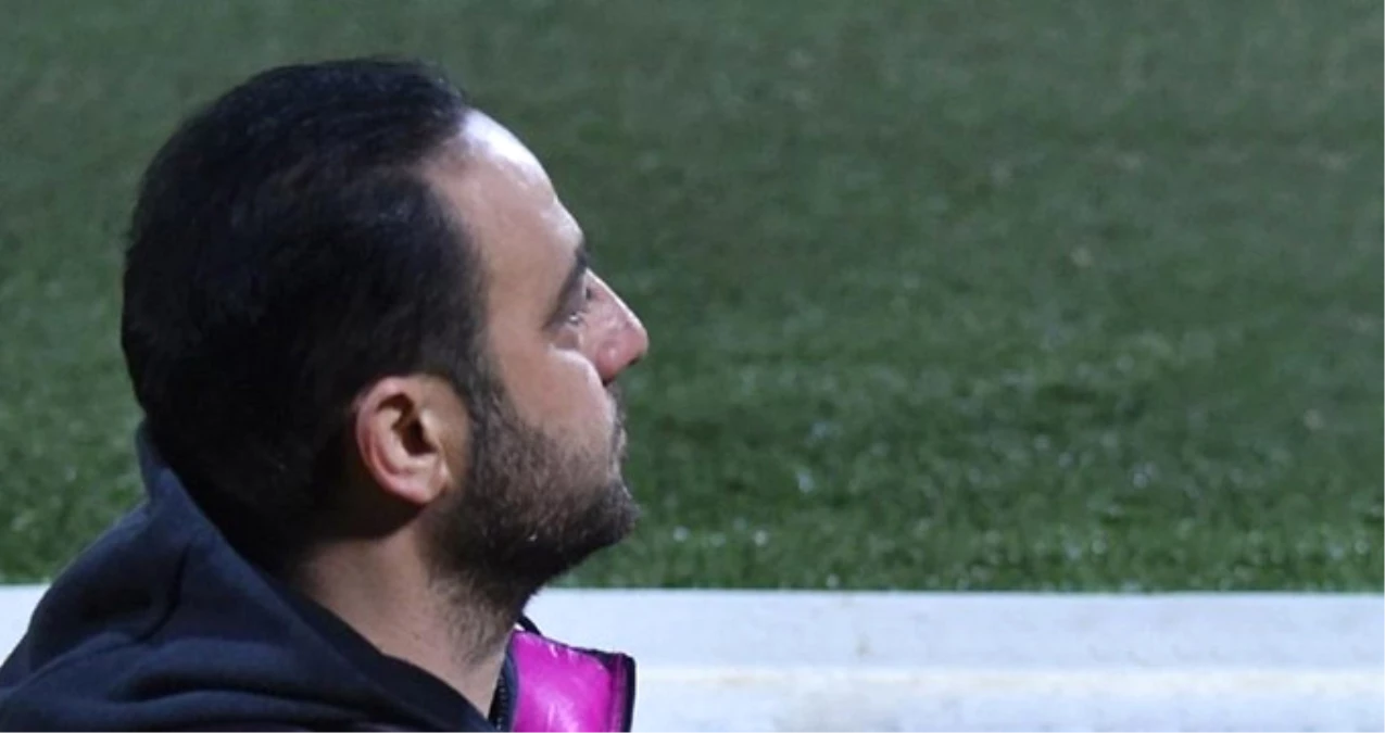 Galatasaray Antrenörü Hasan Şaş, Kaçan Golden Sonra Kulübeyi Yumrukladı