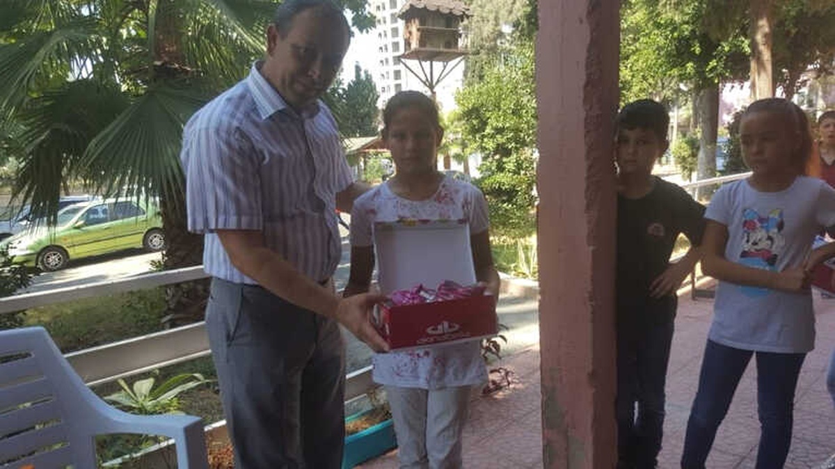 Gazilerden Muhtaç Çocuklara Kırtasiye ve Ayakkabı Yardımı