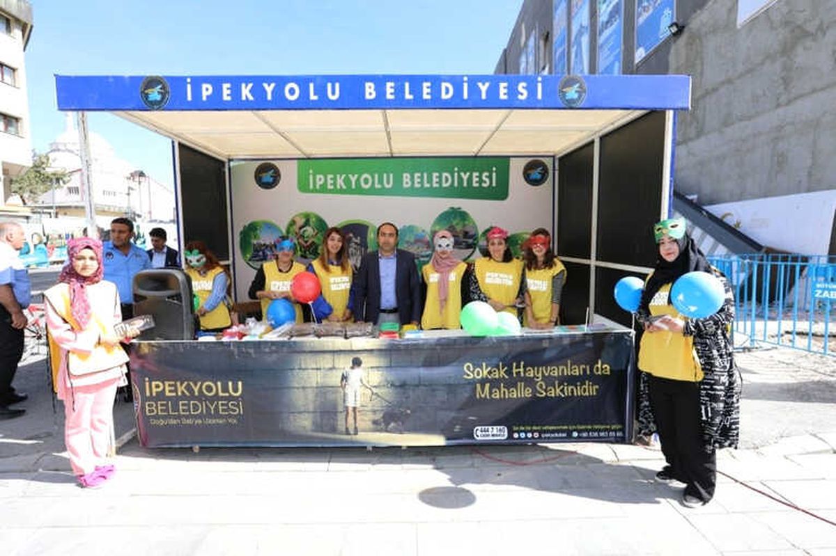 İpekyolu Belediyesinden \'Dünya Hayvanları Koruma Günü\' Etkinliği