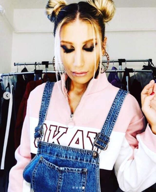 İrem Derici Makyajsız Haliyle Takipçilerini Hayal Kırıklığına Uğrattı