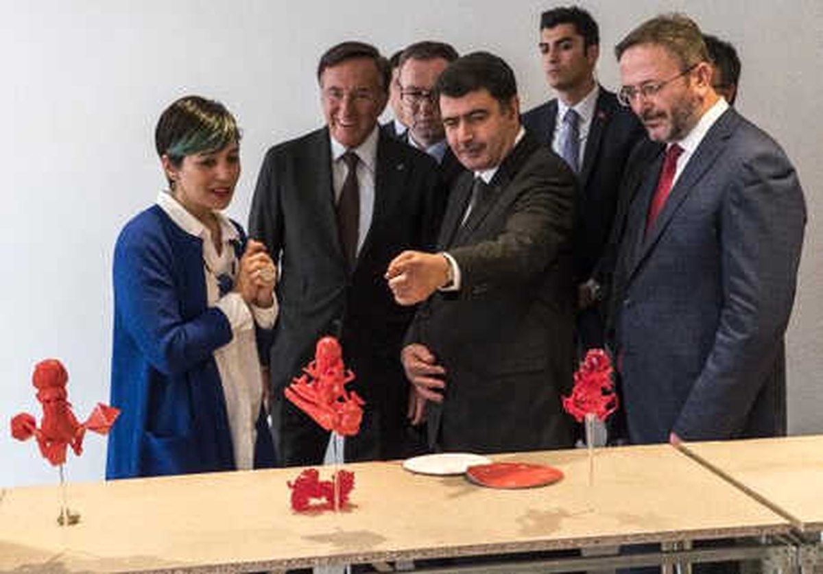 İstanbul Valisi Şahin\'den İstanbul Tasarım Bienali\'ne Ziyaret