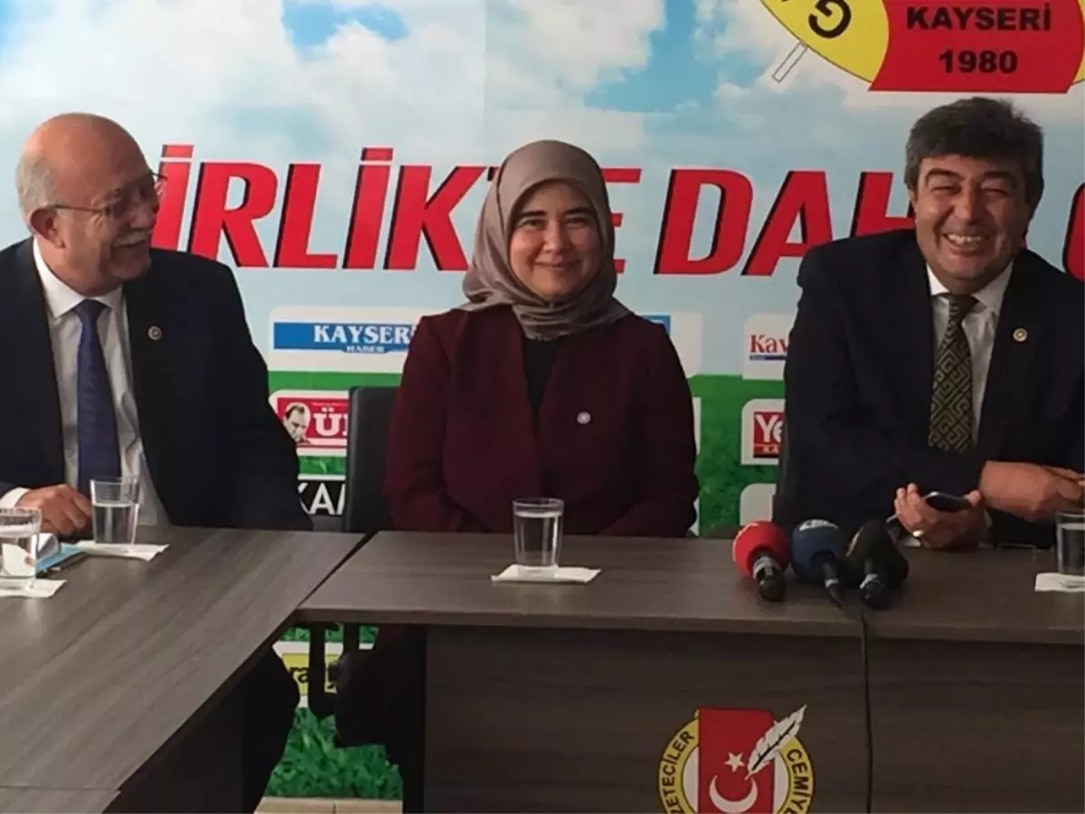 İyi Parti Heyeti Kayseri Gazeteciler Cemiyeti\'ni Ziyaret Etti