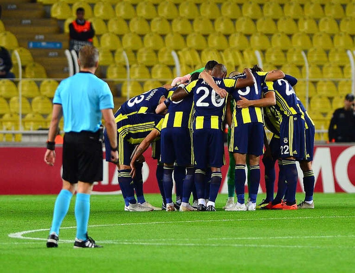 Kadıköy\'de Tribünler Boş Kaldı