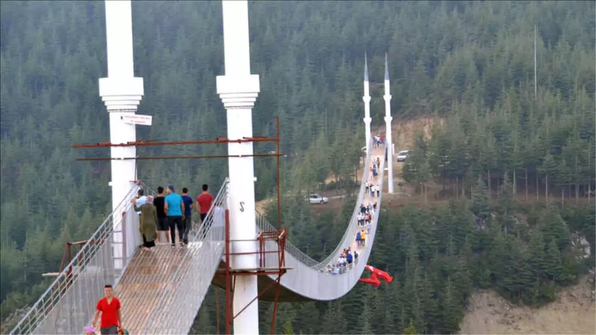 Kahramanmaraş\'taki 4 Minareli Asma Köprü ile İngiltere\'de Ödüle Layık Görüldü