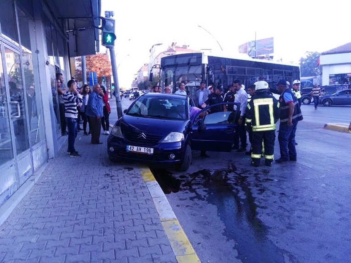 Karaman\'da Yan Yatan Otomobilin Sürücüsü Yaralandı