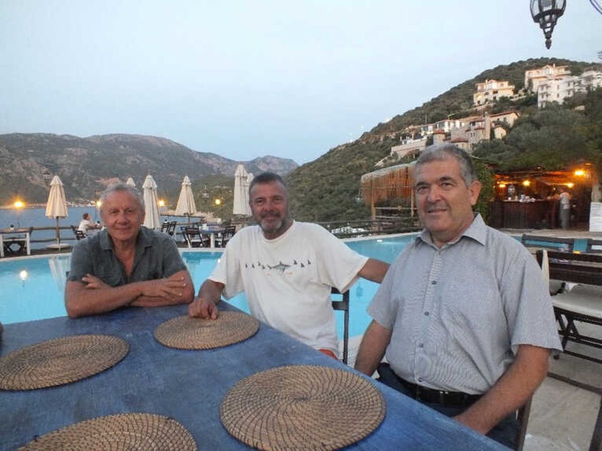 Kaş\'ta Hotele Kütüphane Kuruluyor