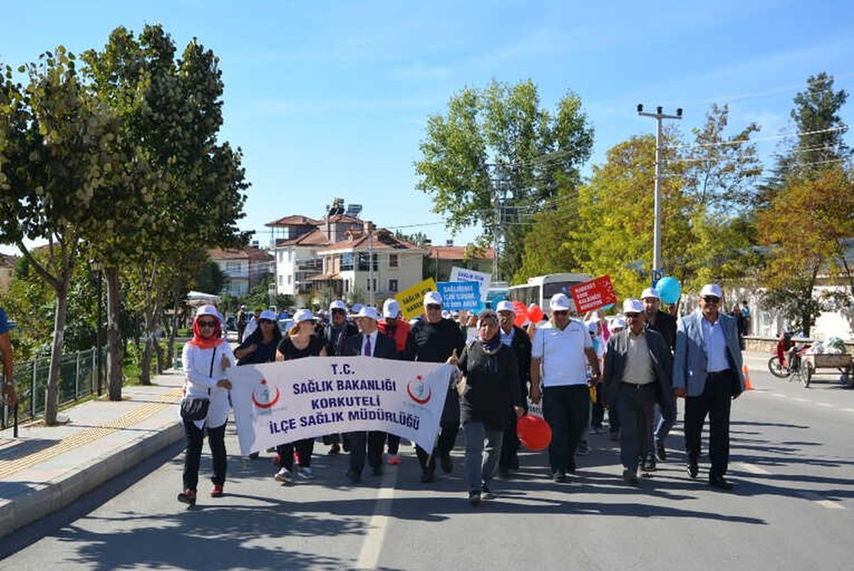 Korkuteli\'nde "Dünya Yürüyüş Gününde 10 Bin Adım"