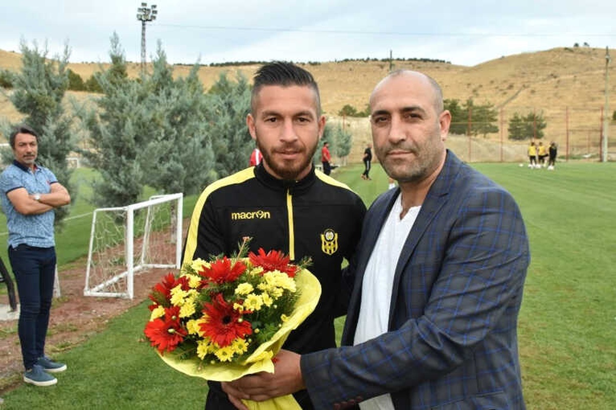Malatyalı Taraftarlar Adem Büyük\'e Destek Olurken, Abdullah Avcı\'yı İse Kınadı