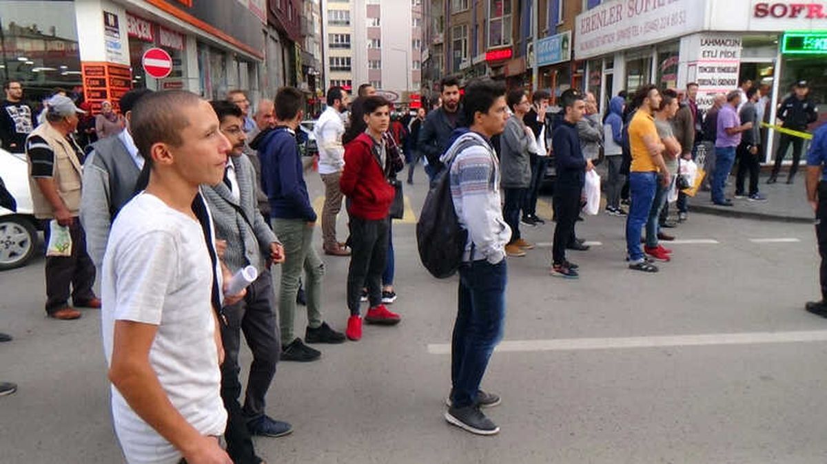 Meraklı Vatandaşlar Polisi Çileden Çıkarttı