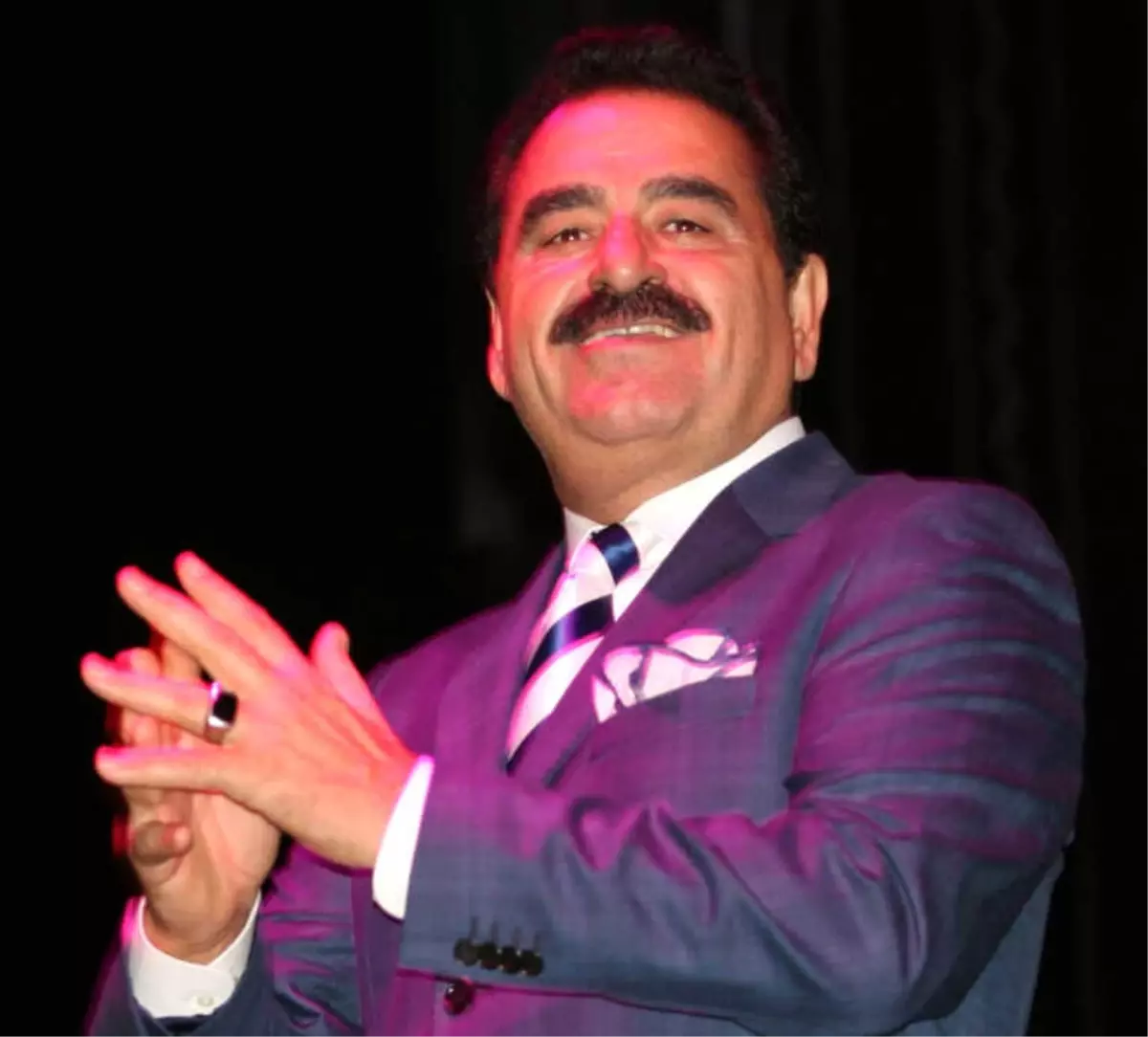 Onur Ödülü\' İbrahim Tatlıses\'e