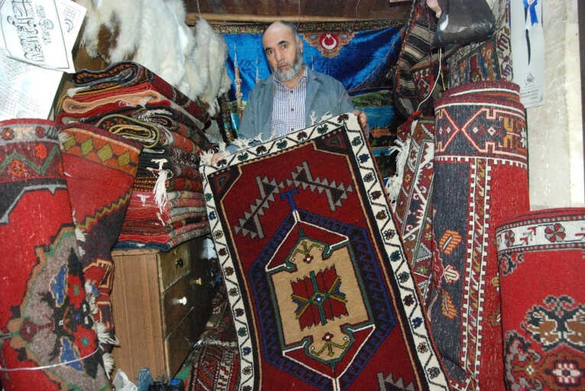 El Emeği Ürünler Satan Küçük Esnaf Fabrikaların Gölgesinde Kaldı