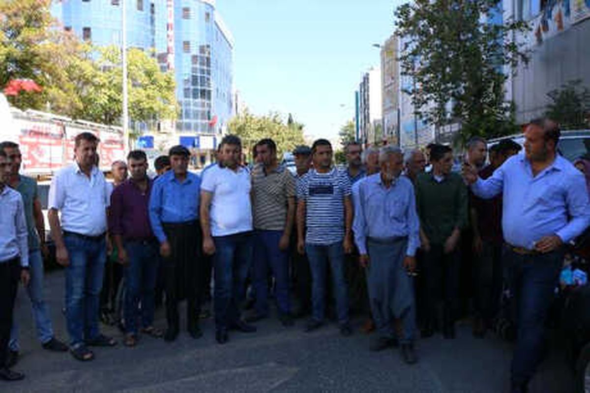 Özel Güvenlikçilerden Yol Kapatma Eylemi
