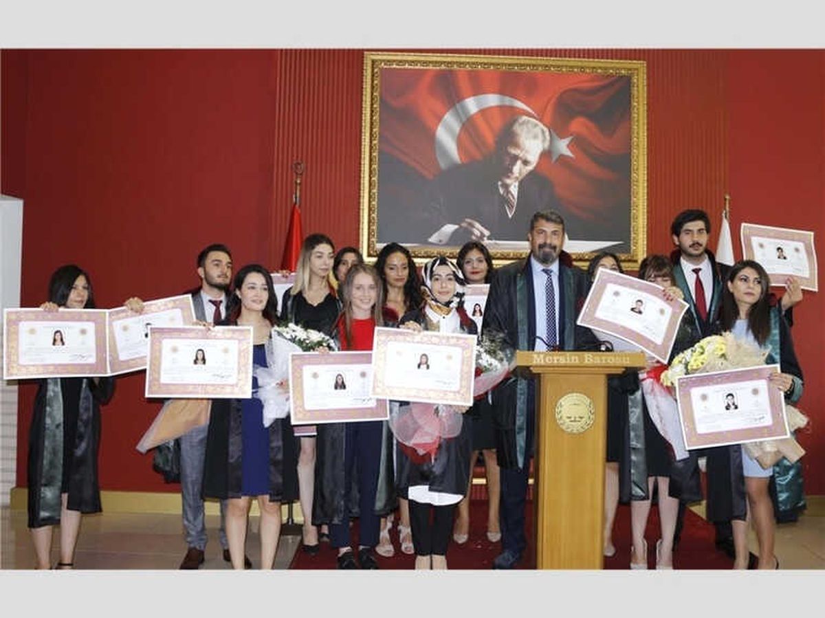 Stajını Tamamlayan Avukatlar Cübbe Giydi