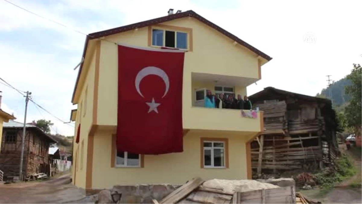 Tosya\'da Kıbrıs Gazisine Ev Yapıldı