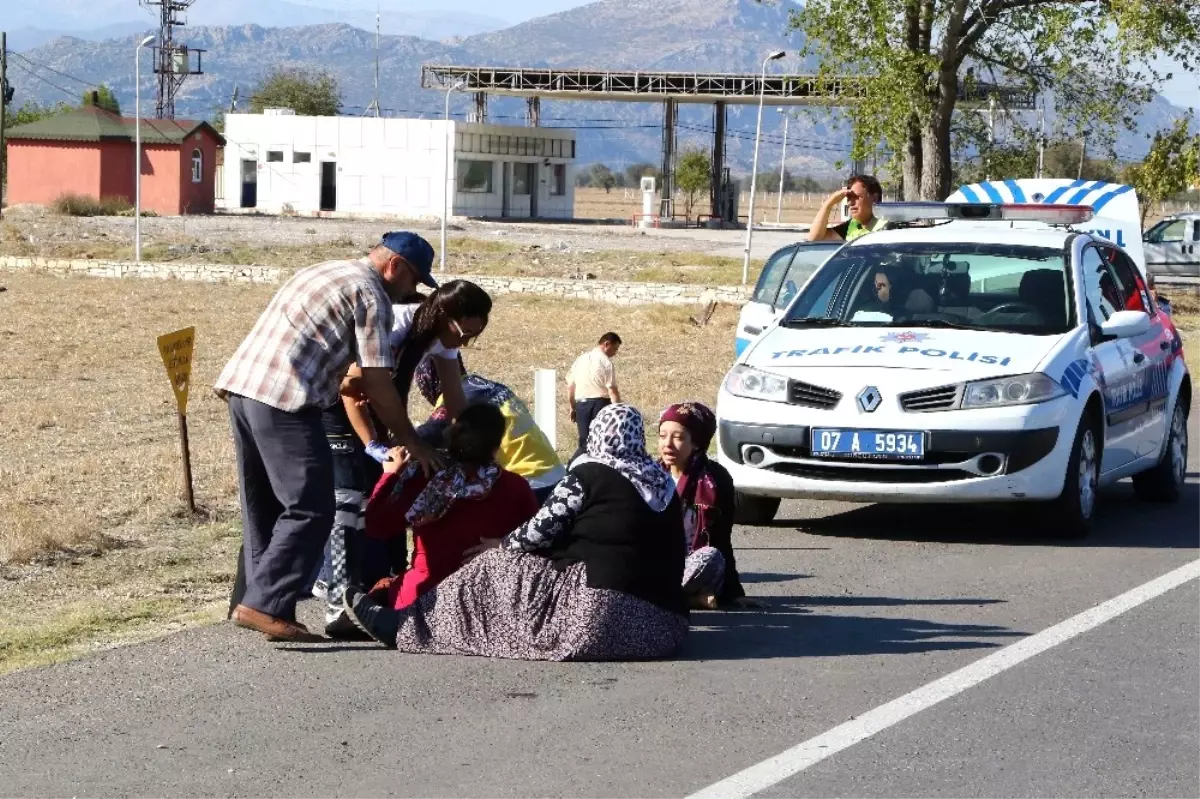 Yeni Araç Bakmak İçin Yola Çıktılar, Trafik Kazasında Öldüler