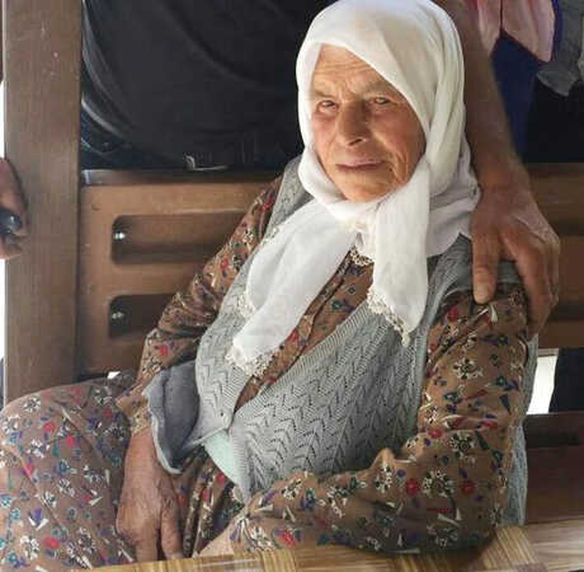 102 Yaşındaki Kadın Kanepeden Düşerek Öldü