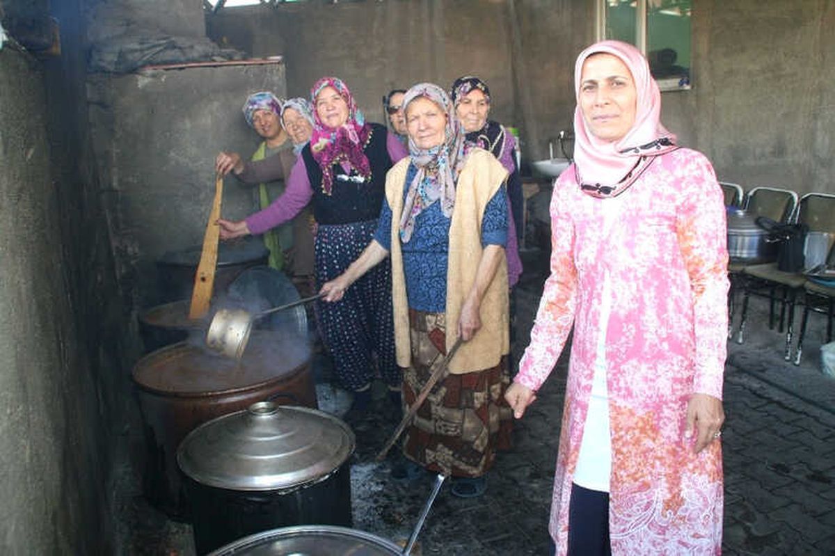 15 Yıllık Aşure Geleneği Devam Ediyor