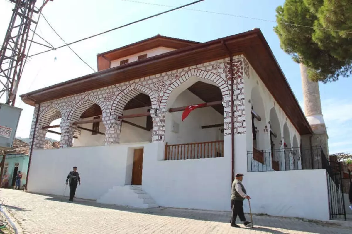 662 Yıllık Tarihi Cami Yeniden İbadete Açıldı