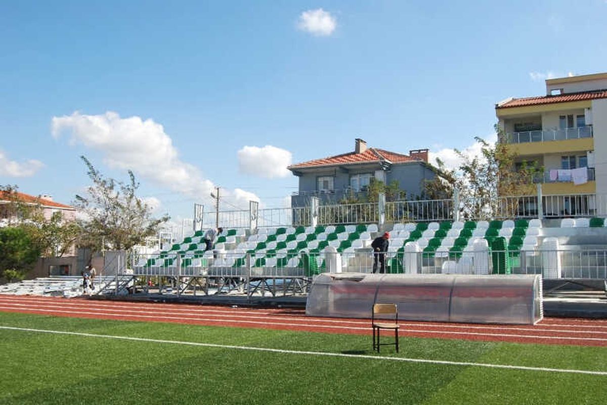 Bayramiç Stadyumu\'nun Çehresi Değişiyor