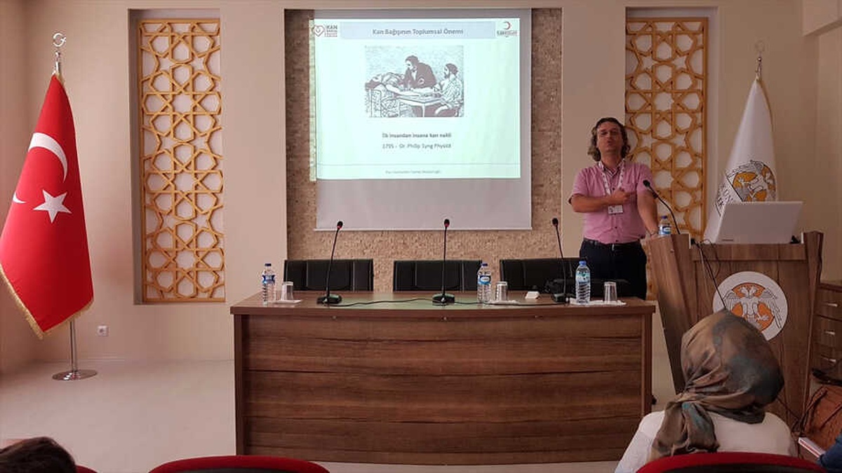 Beyşehir\'de "Gönüllü Kan Bağışı ve Kök Hücre Eğitimi" Semineri