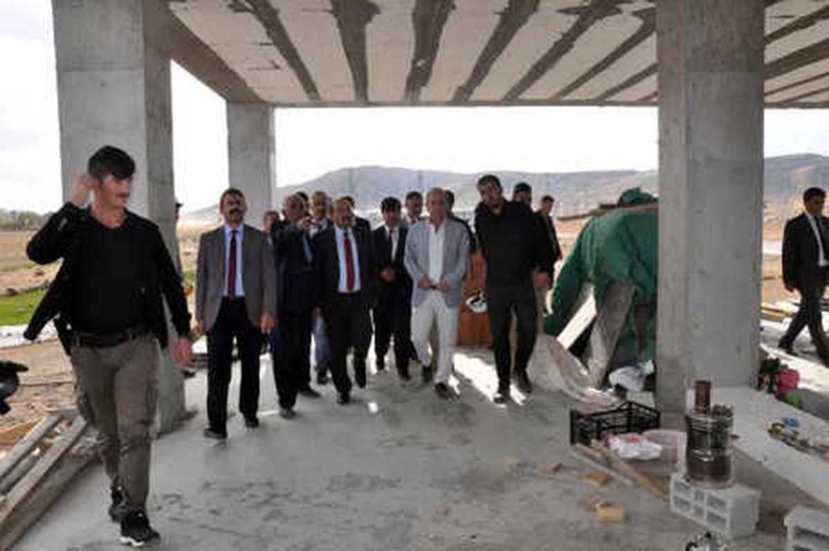 Bitlis Valisi Ustaoğlu: Yatırım Yapan İşadamlarını Kahraman Olarak Görüyoruz