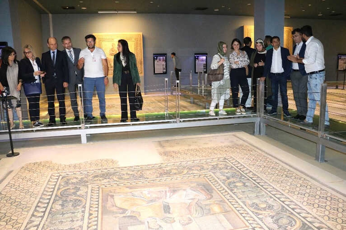 Büyükelçiler Zeugma Müzesini Gezdi