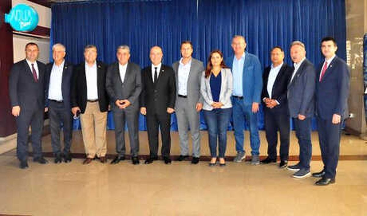 CHP İzmir Milletvekilleri Seçim Gündemli Toplandı