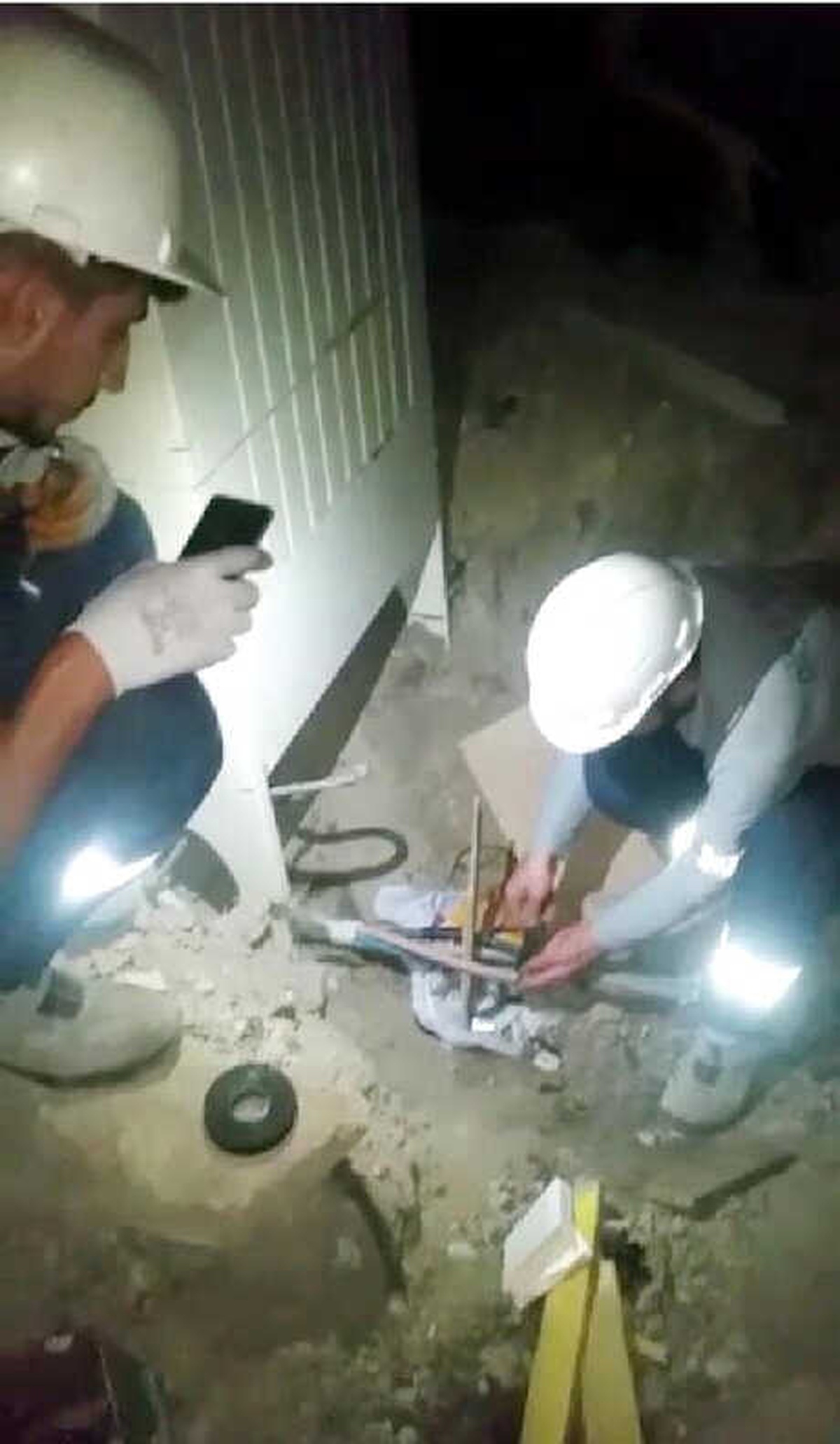 Cizre\'de Kaçak Elektrik Kazısına Suçüstü