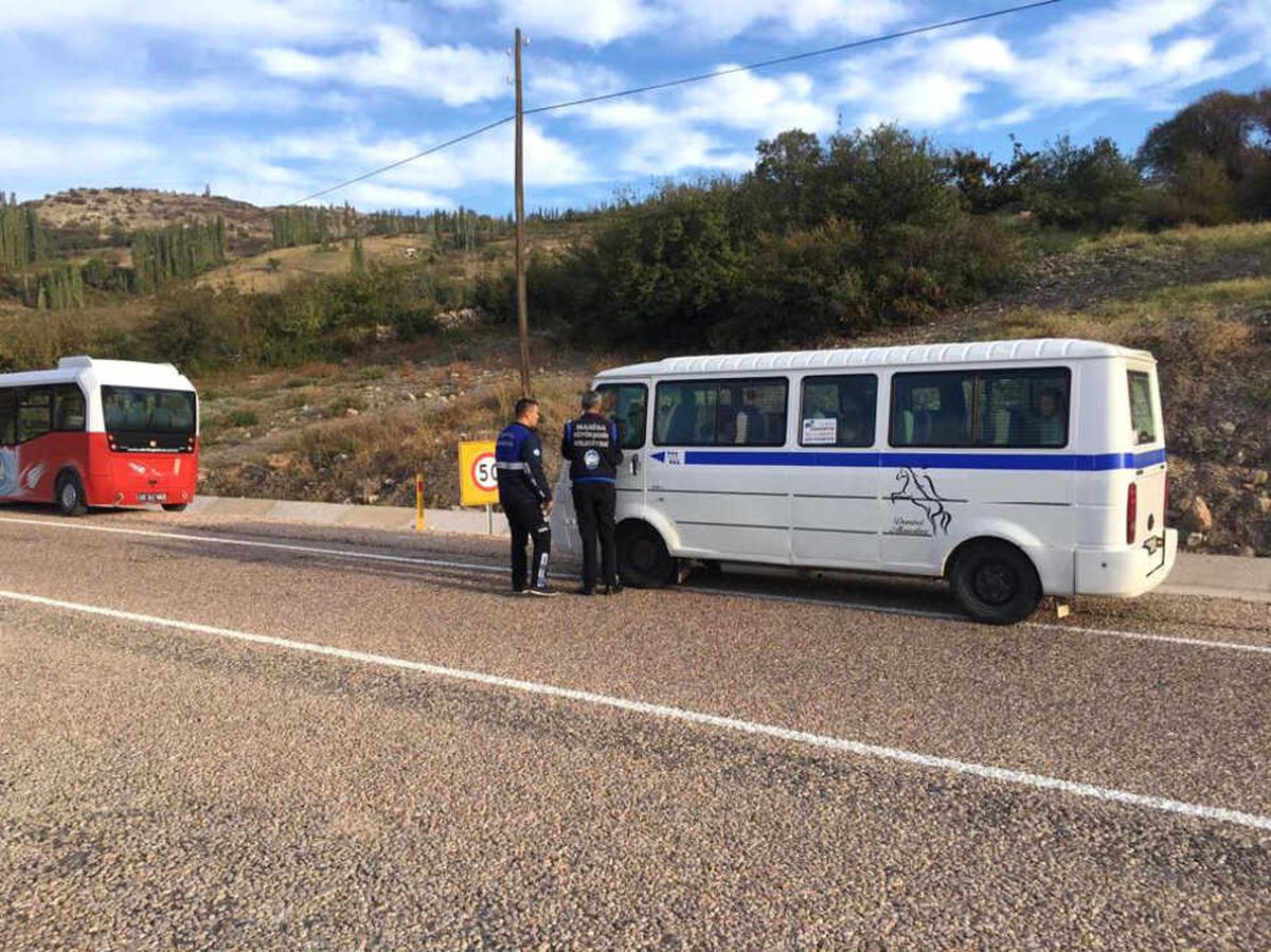 Demirci\'de Servis Denetimleri Sürüyor