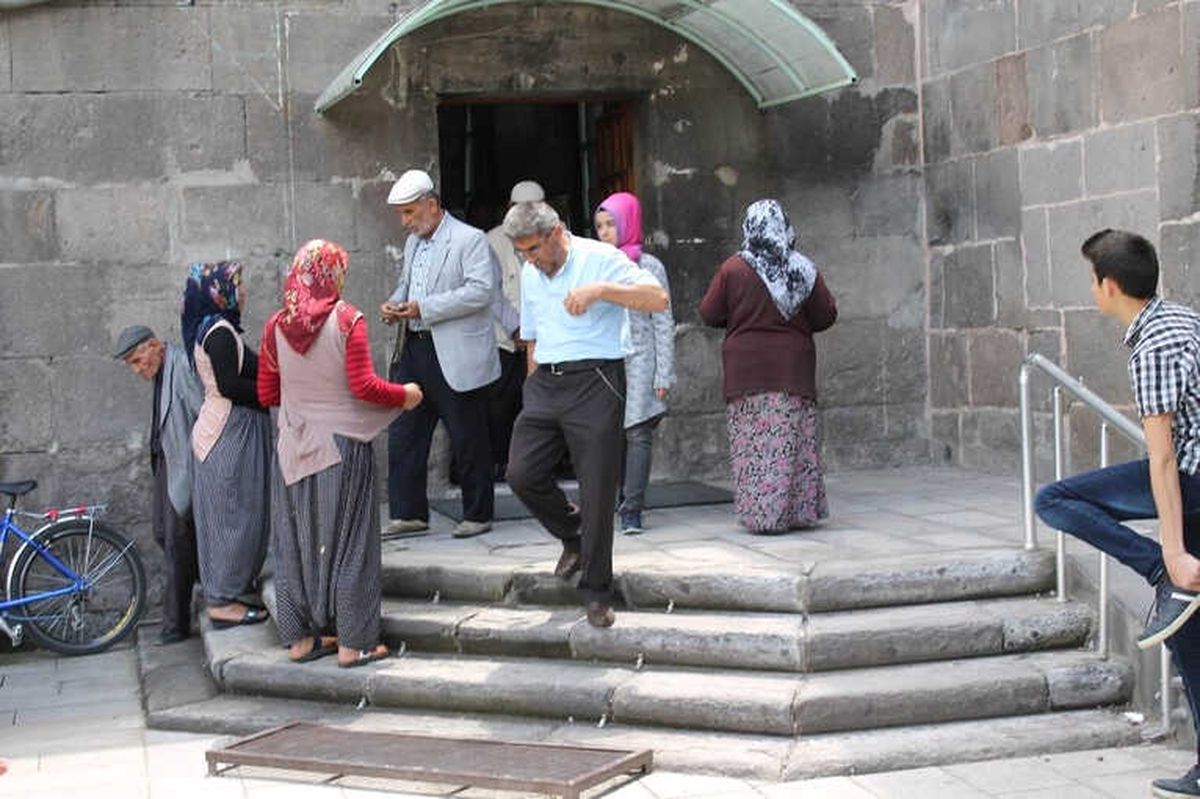 Dilencilik Yaptırılan Çocuklar Ailelerinden Alınacak