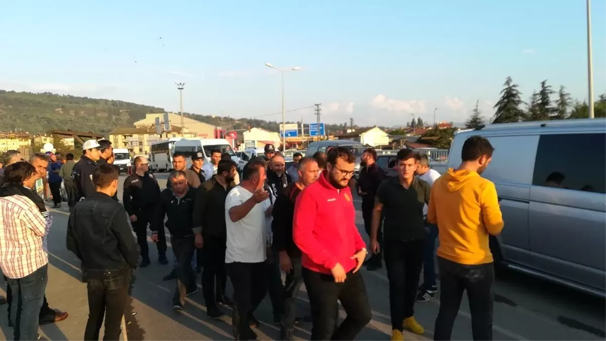 Dükkanları Boşaltmayan 12 Galericinin İş Yerine Mühür Vuruldu