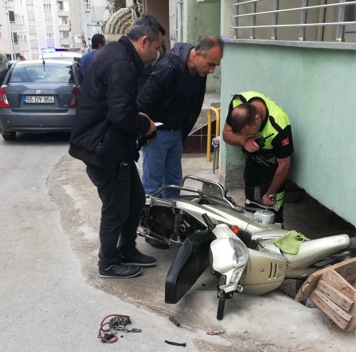 Dur\' İhtarına Uymayan Motosiklet Sürücüsü Polisten Kaçamadı