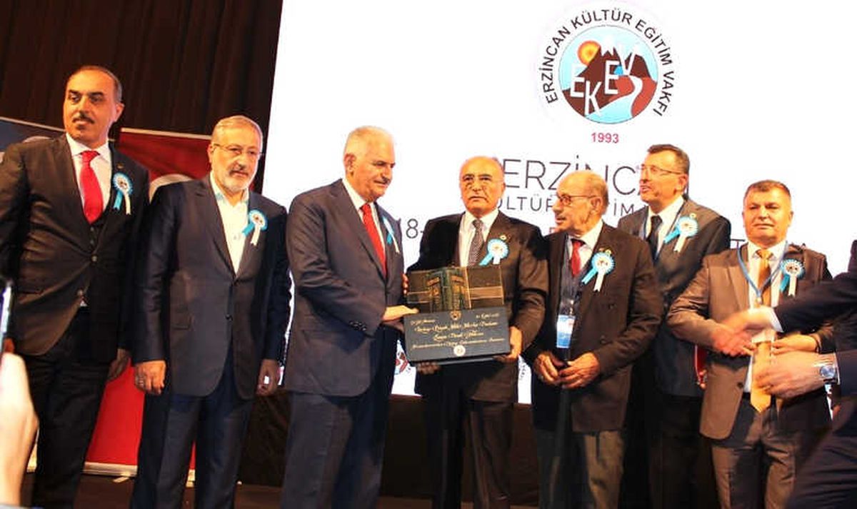 Ekev 9 Bin Öğrenciye Burs Taahhüdü Aldı