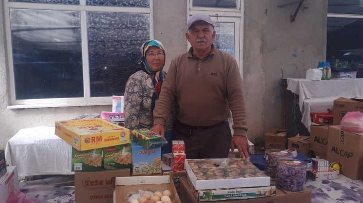 Gedizli Çift, 30 Yıldır Pazarcılık Yapıyor