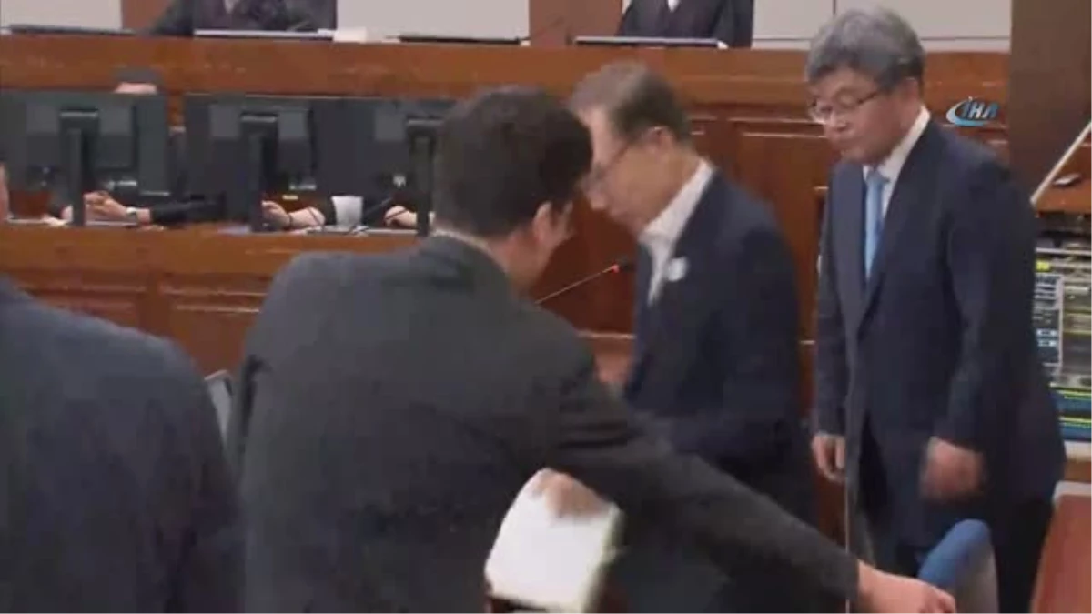 Güney Kore Eski Devlet Başkanı Lee Myung-bak\'a 15 Yıl Hapis