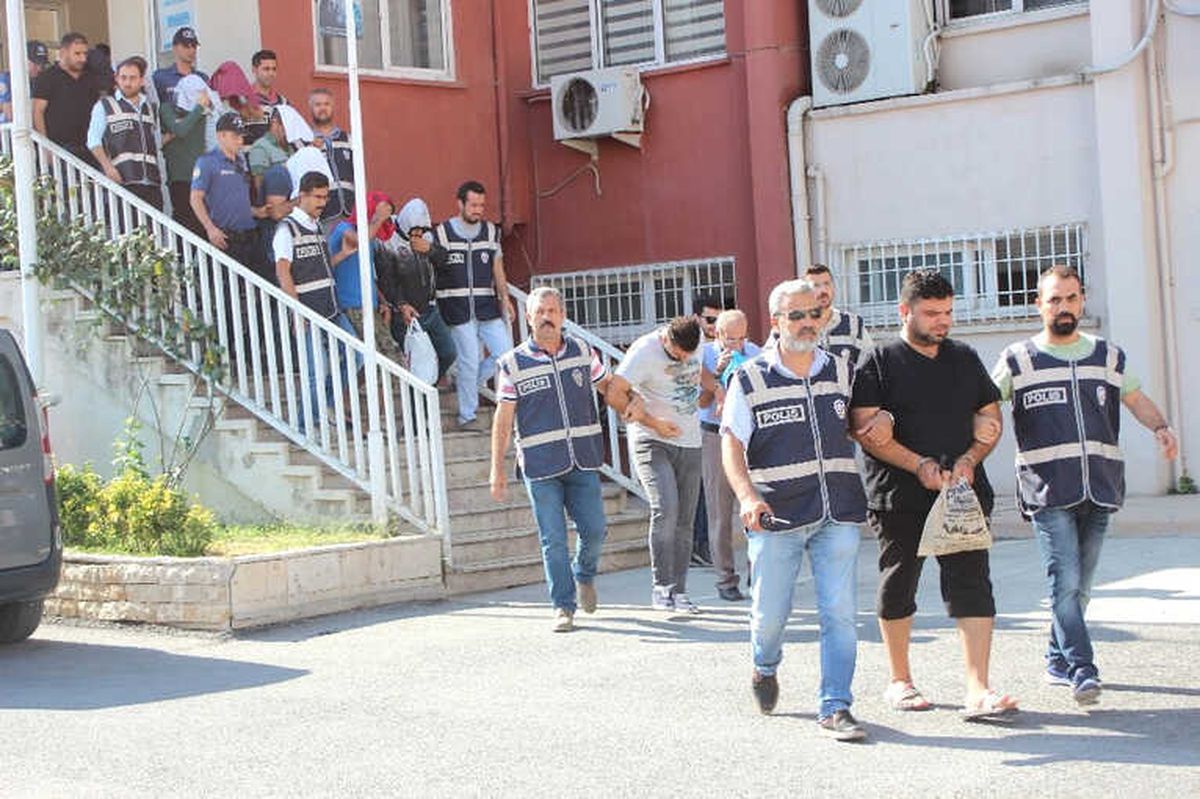 Hatay\'da Fuhuş Operasyonu: 14 Gözaltı