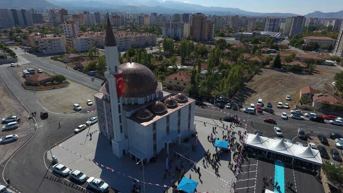 Hayrullah ve Hatice Elmacıoğlu Camii Açıldı