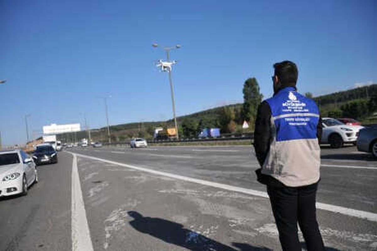 İstanbul\'da "Drone" ile Trafik Denetimi