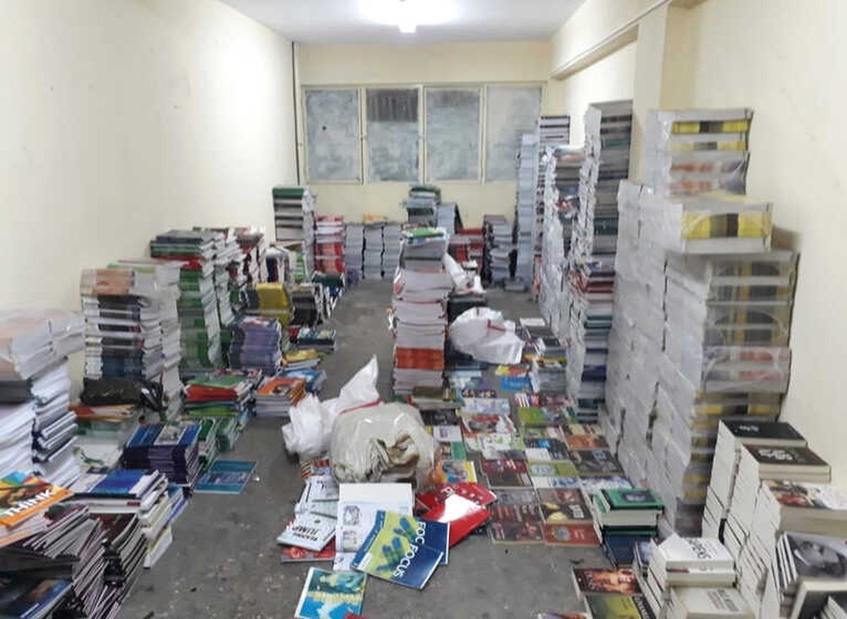 İzmir\'de 10 Bin 380 Bandrolsüz Kitap Ele Geçirildi