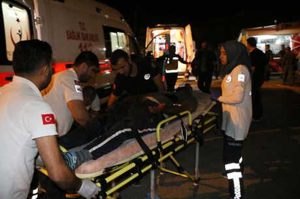 Karakol Önünde Kavga: 15 Yaralı, 10 Gözaltı