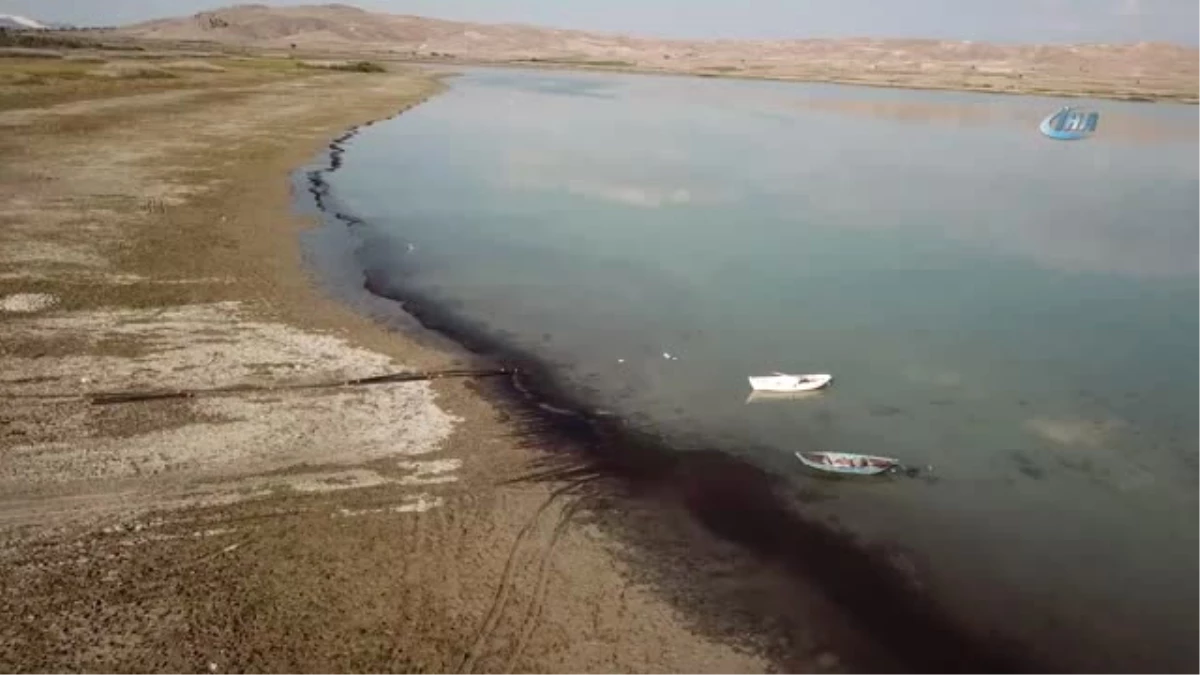Karataş ve Çorak Gölü\'ndeki Su Kuşları Havadan Görüntülendi