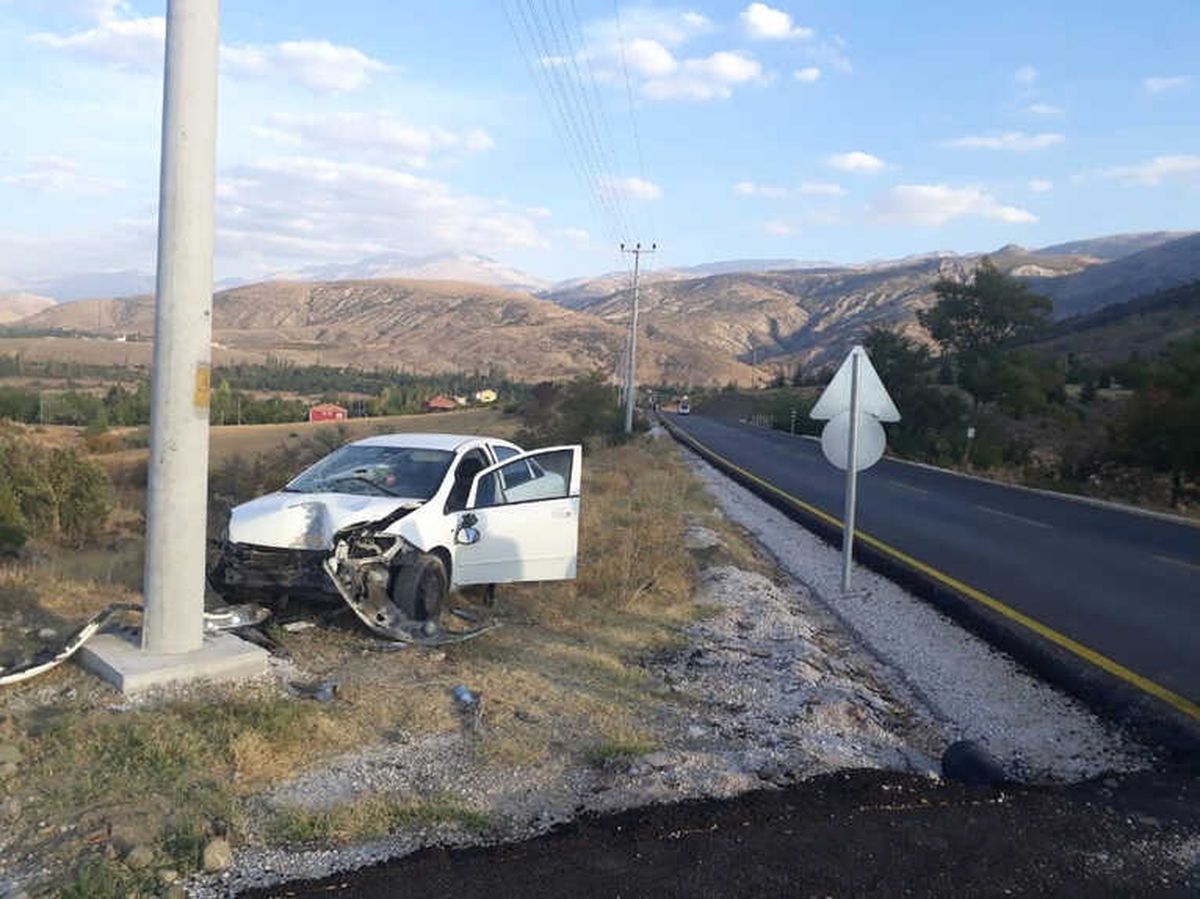 Konya\'da Trafik Kazası: 2 Yaralı