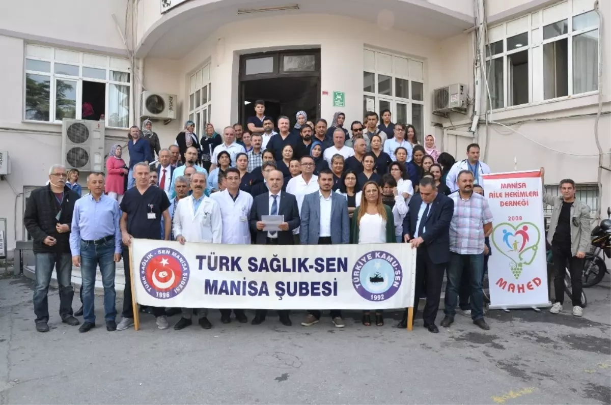 Manisalı Sağlıkçılardan \'Sağlıkta Şiddete Son\' Çağrısı