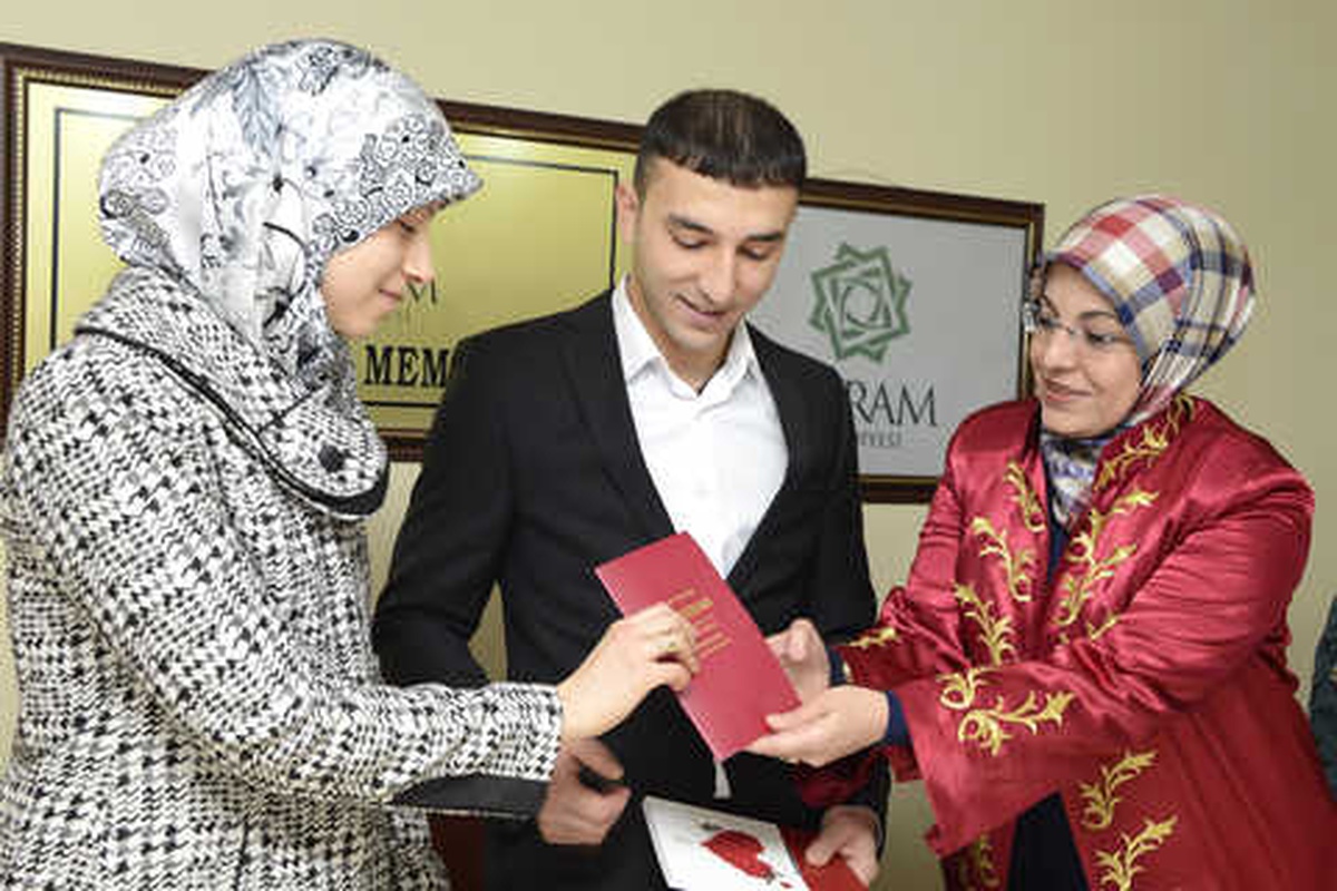 Meram Belediyesinden Evli Çiftlere Anlamlı Mesaj