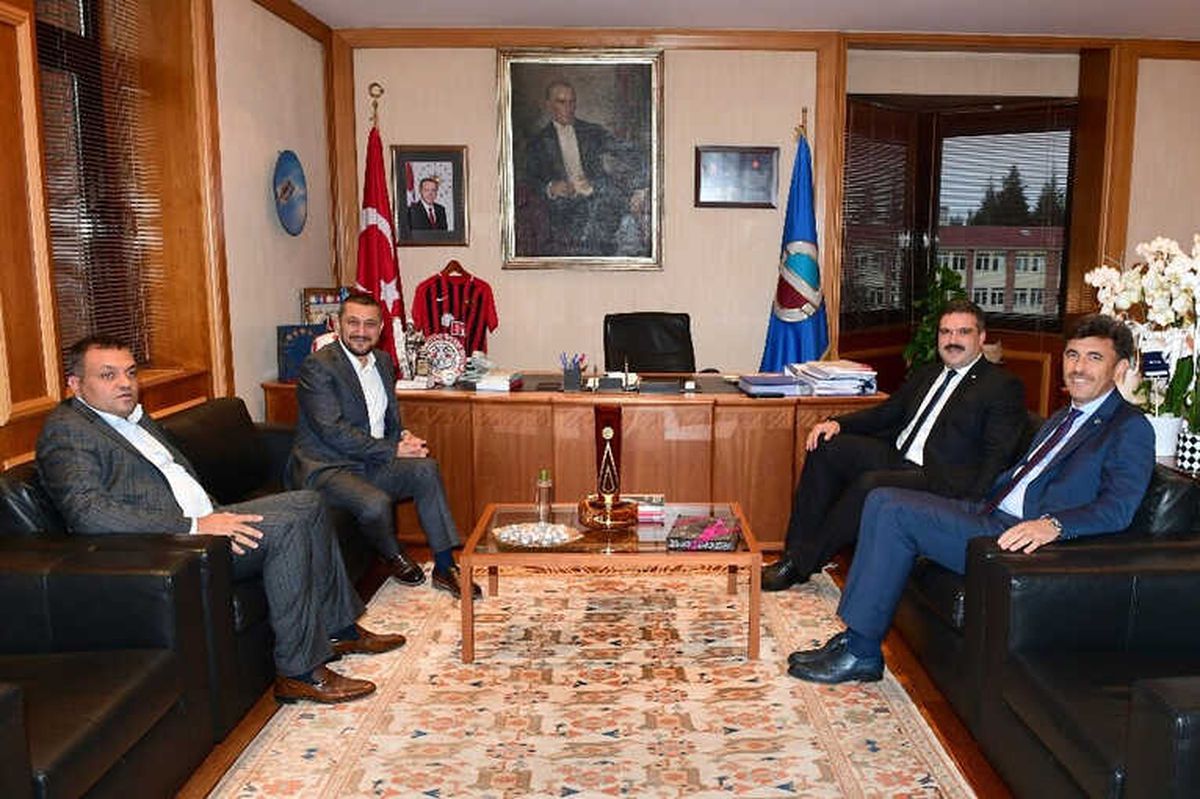 Nevşehir Milletvekili Açıkgöz\'den, Rektör Prof. Dr. Çomaklı\'ya Ziyaret
