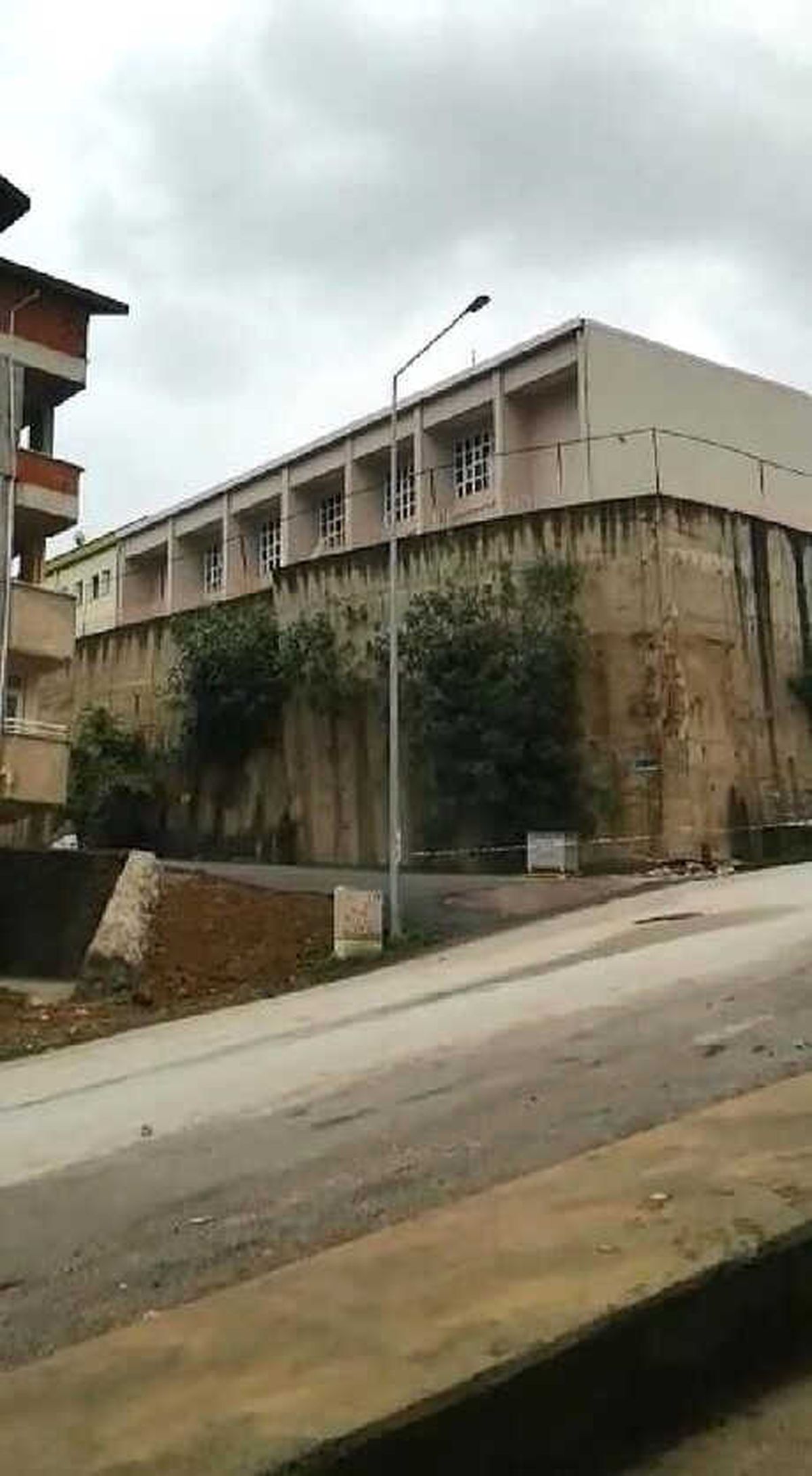 Ordu\'da Lisenin İstinat Duvarı Çöktü