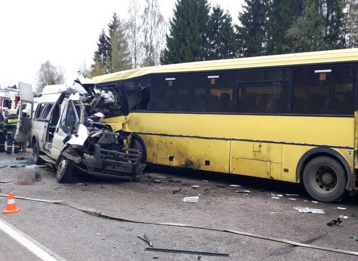 Rusya\'da Trafik Kazası: 13 Ölü